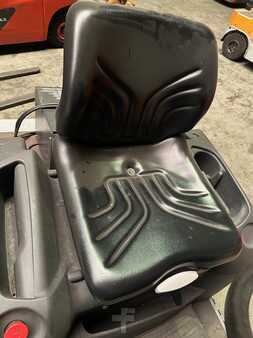 Terminálový traktor 2016  Still LTX70 (6)