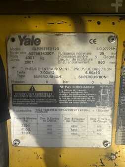 Gázüzemű targoncák 2001  Yale GLP25TFE triplex (7)