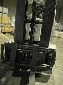 Elektro 4 Rad 2014  Still RX60-25 (6)