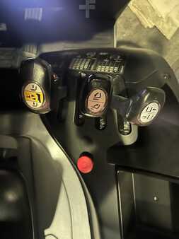 Elektro 4 Rad 2014  Still RX60-25 (9)