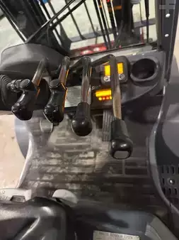 LPG heftrucks 2010  Toyota 02-8FGF25 TDL/écarteur (9)