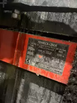 Terminál traktor 2016  Still LTX80  1569 heures (15)
