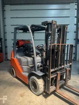 Gasoltruck 2015  Toyota 02-8FGKF20 (2)