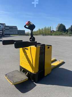 Niederhubwagen Sitz 2007  Yale MP20 (1)