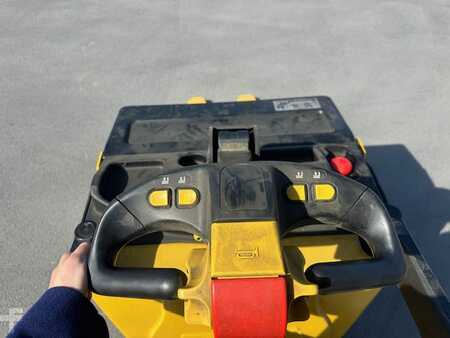 Niederhubwagen Sitz 2007  Yale MP20 (6)