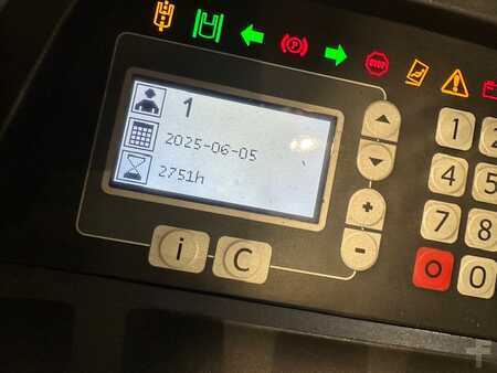 Reach Truck 2010  BT RRE140 (6)
