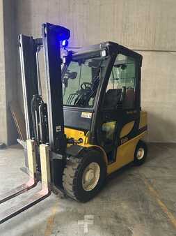 Wózki gazowe 2015  Yale GLP30VX (1)