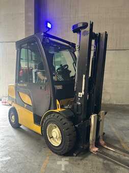 Wózki gazowe 2015  Yale GLP30VX (2)