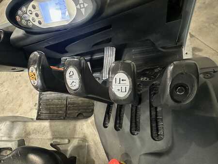 Carrelli elettrici 4 ruote 2017  Still RX60-25 (12)