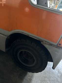 Terminal tractor 2014  Still LTX70 (11)