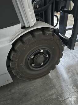 Carrelli elettrici 3 ruote 2020  Still RX50-15 (14)