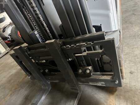 Carrelli elettrici 3 ruote 2020  Still RX50-15 (5)
