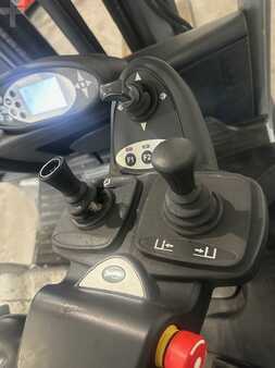 Carrelli elettrici 4 ruote 2015  Still RX20-20P (9)