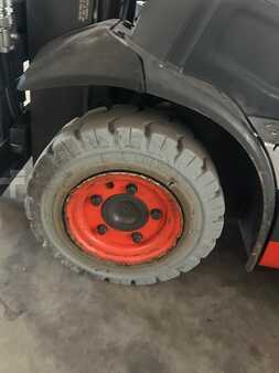 Empilhador a gás 2018  Linde H16T-01 (16)