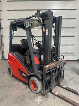 Empilhador a gás 2018  Linde H16T-01 (2)