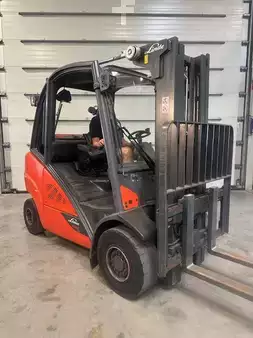 Wózki gazowe 2015  Linde H30T-02 triplex 4650mm (2)