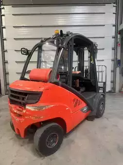 Wózki gazowe 2015  Linde H30T-02 triplex 4650mm (3)
