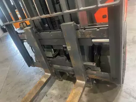 Wózki gazowe 2015  Linde H30T-02 triplex 4650mm (5)