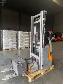 Apilador eléctrico 2019  Still EXV12 681 heures (3)