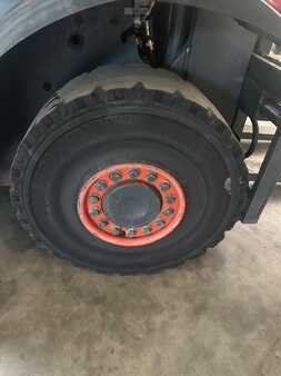 LPG heftrucks 2005  Linde H25T 3500 heures (12)