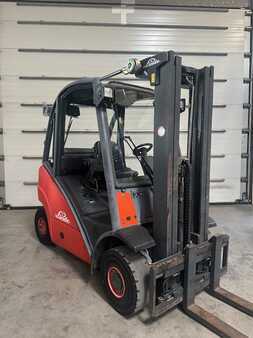 LPG heftrucks 2005  Linde H25T 3500 heures (2)