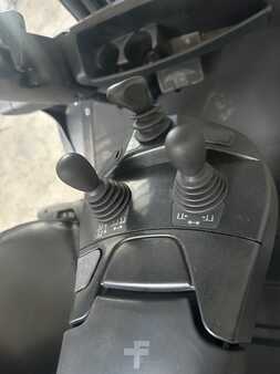 LPG heftrucks 2016  Linde H25T-02 4668 heures (10)