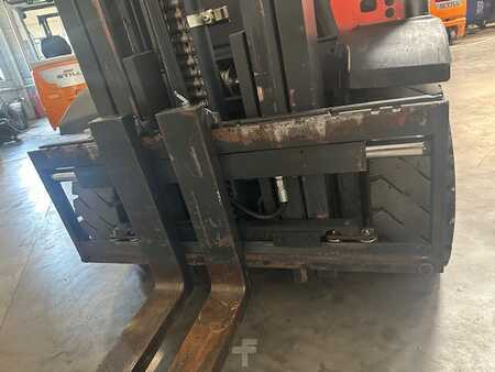 LPG heftrucks 2016  Linde H25T-02 4668 heures (5)