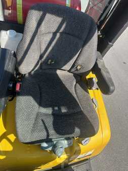 Empilhador a gás 2013  Yale GLP25VX (9)
