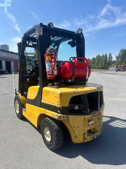 Empilhador a gás 2013  Yale GLP35VX (4)