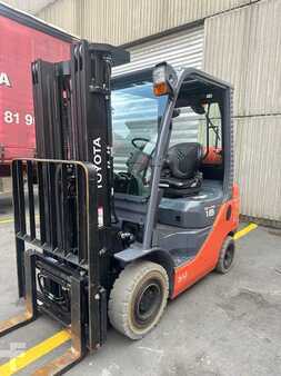 Gasoltruck 2015  Toyota 02-8FGF18 (1)