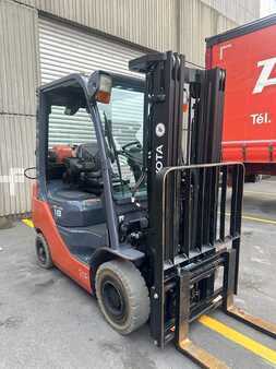 Gasoltruck 2015  Toyota 02-8FGF18 (2)