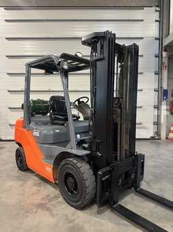 LPG VZV 2011  Toyota 02-8FGF25 3345 heures (2)