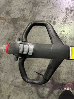 Hochhubwagen 2013  Still EGV16 fourches courtes (7)