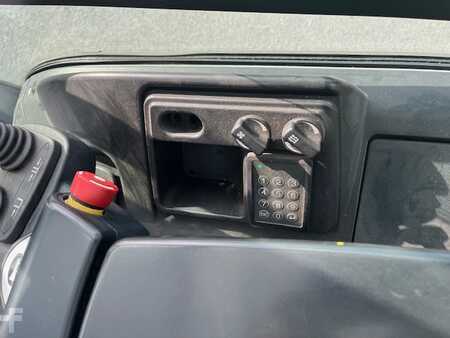 Elektromos 4 kerekű 2017  Still RX60-50/600 1770 heures (17)