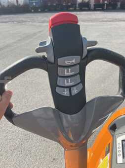 Stacker pedestre 2018  Still EXV14I triplex 5466mm (5)