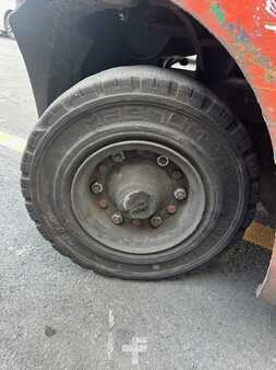 Empilhador a gás 2000  Toyota 42-7FGF25 (11)