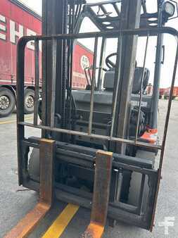 Empilhador a gás 2000  Toyota 42-7FGF25 (6)