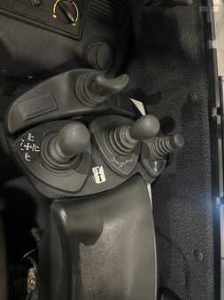 Empilhador a gás 2013  Linde H20T-01 triplex 4 lignes hydrauliques (10)