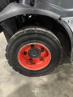 Empilhador a gás 2013  Linde H20T-01 triplex 4 lignes hydrauliques (12)