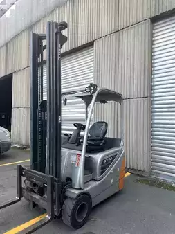 Chariots électriques à 3 roues 2015  Still RX20-16 triplex 6820mm (2)