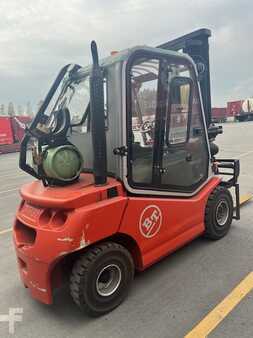 Carretilla elevadora GLP 2007  BT C4G300E (1)