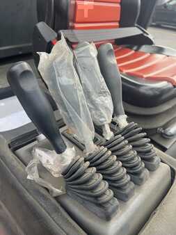 Carretilla elevadora GLP 2007  BT C4G300E (12)