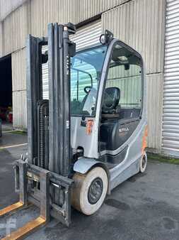 Chariots électriques à 4 roues 2012  Still RX60-25 1785 heures triplex 4480mm (1)