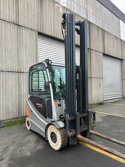 Chariots électriques à 4 roues 2013  Still RX60-25 triplex 7630mm 4 lignes (2)