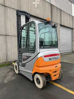 Chariots électriques à 4 roues 2013  Still RX60-25 triplex 7630mm 4 lignes (3)