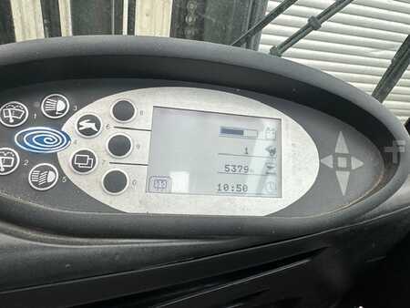 Chariots électriques à 4 roues 2013  Still RX60-25 triplex 7630mm 4 lignes (8)