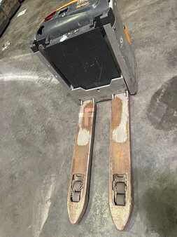 Porta-paletes elétrico 2019  Still EXU-H18 (8)