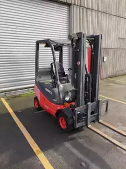 Chariots élévateurs GPL 2006  Linde H12T-03 compact triplex 359 heures (2)