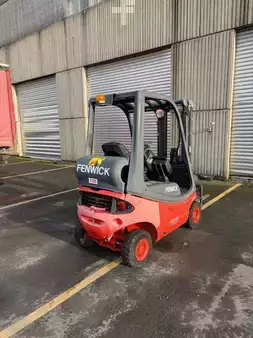 Chariots élévateurs GPL 2006  Linde H12T-03 compact triplex 359 heures (4)