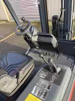 Chariots élévateurs GPL 2006  Linde H12T-03 compact triplex 359 heures (6)